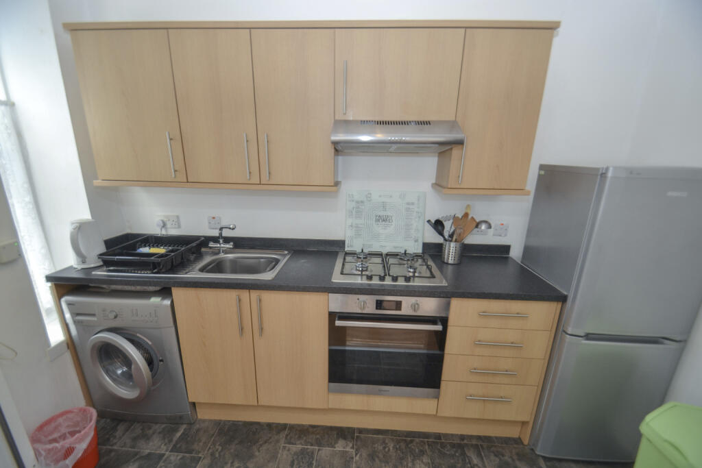 Apartment in Glasgow, New Cathcart, Cathcart - View 4