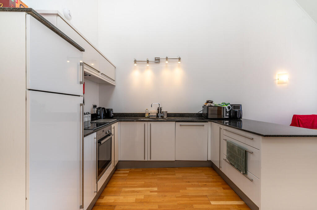 Apartment in Portsmouth - View 5