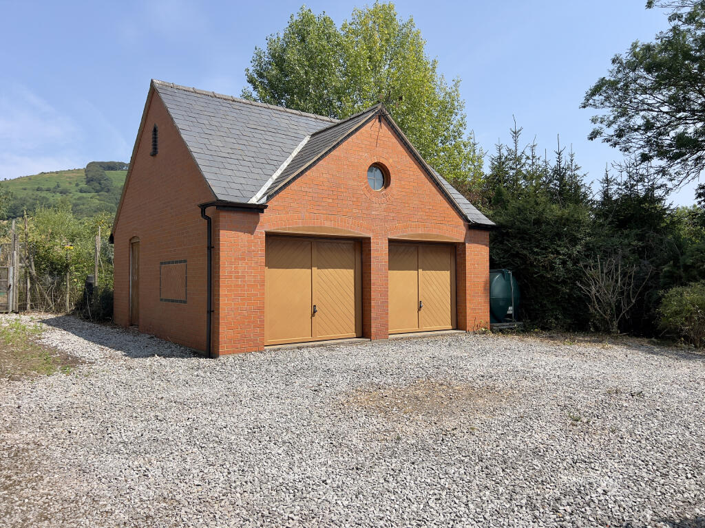 House in Taunton, Triscombe - More