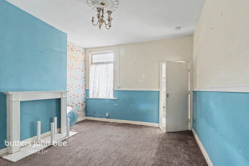 House in Stoke-on-Trent - More