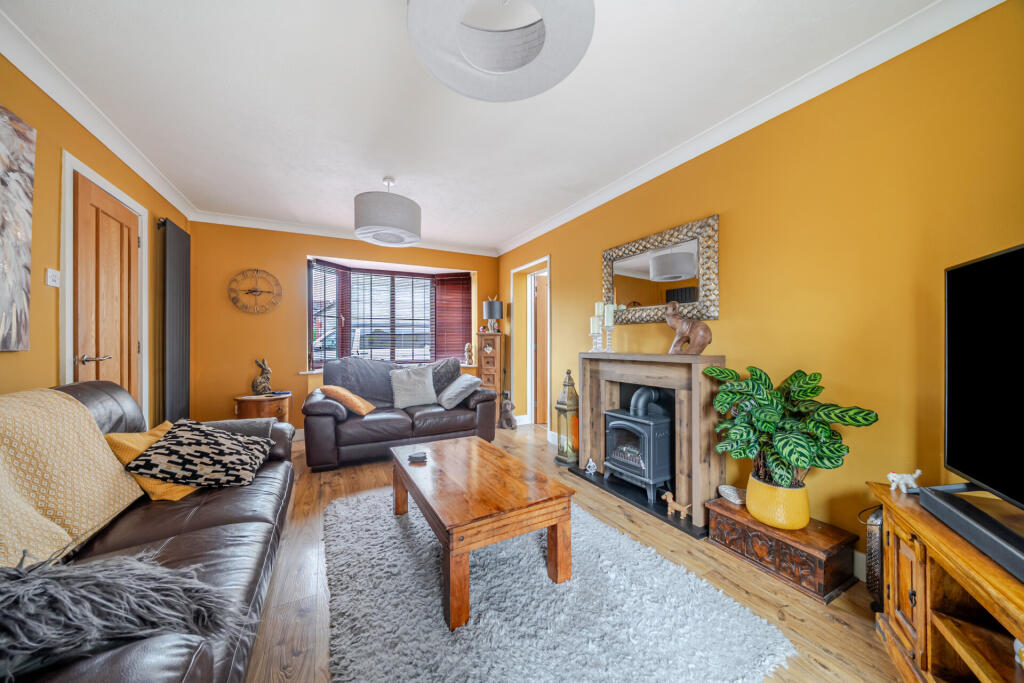 House in Taunton, Henlade, Ruishton - More