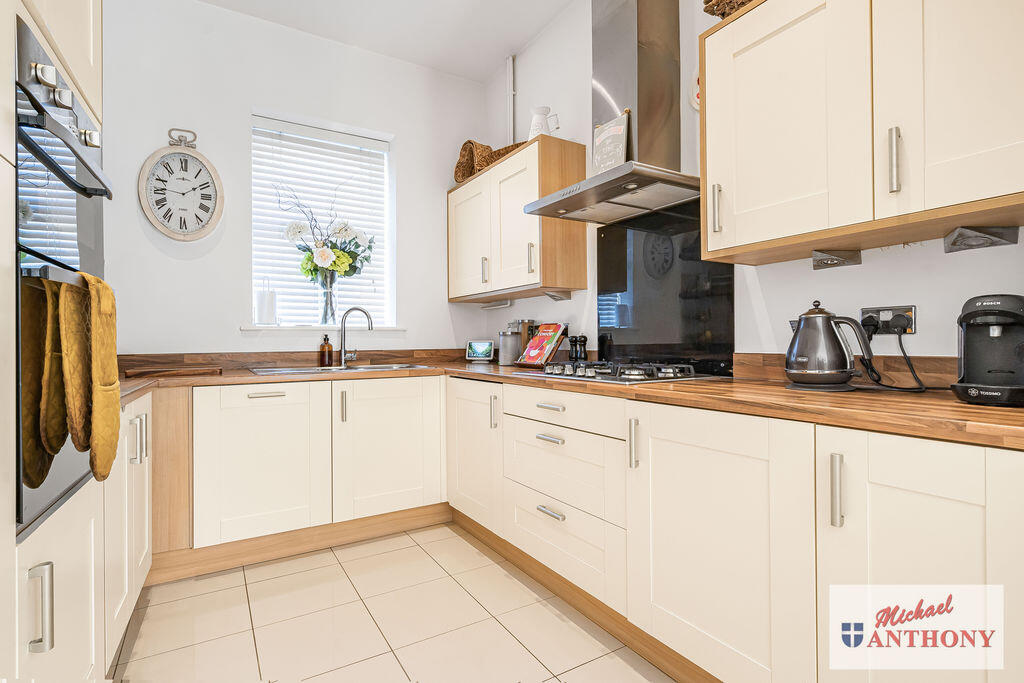 House in Milton Keynes, Great Linford - More
