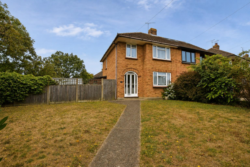 Main image of property: Maidstone Road, Rainham