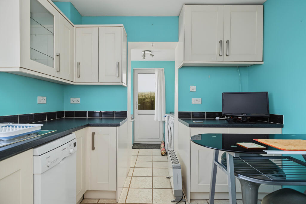 Oxford Road, Farmoor, Oxfordshire - View 5