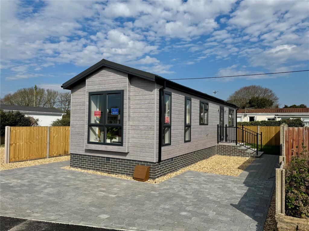 2-bed caravan on Field Place, Naish Estate, Barton On Sea, Hampshire, BH25, £199,950