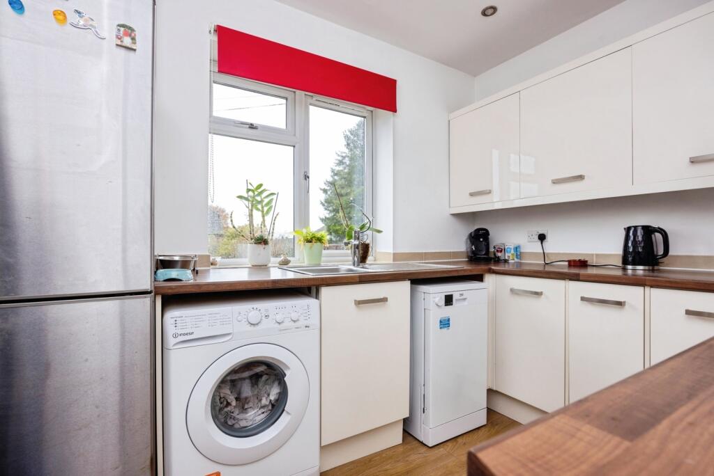 Merlin Road, Four Marks, Alton, Hampshire, GU34 photo 3