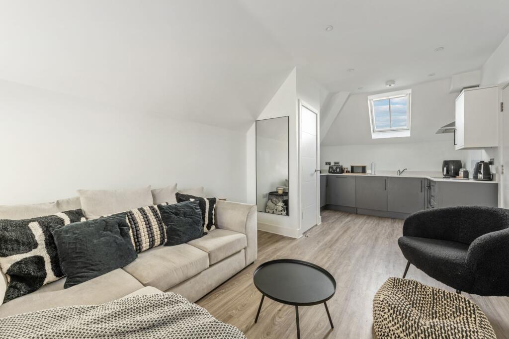 Apartment in Poole - More