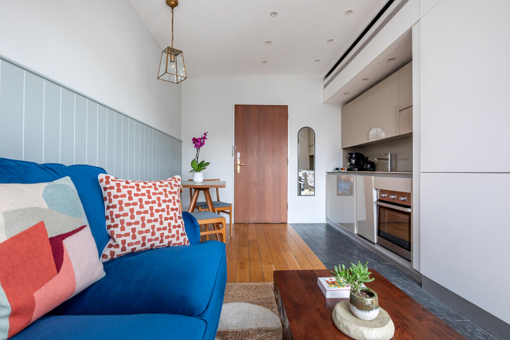 Apartment in London - View 5