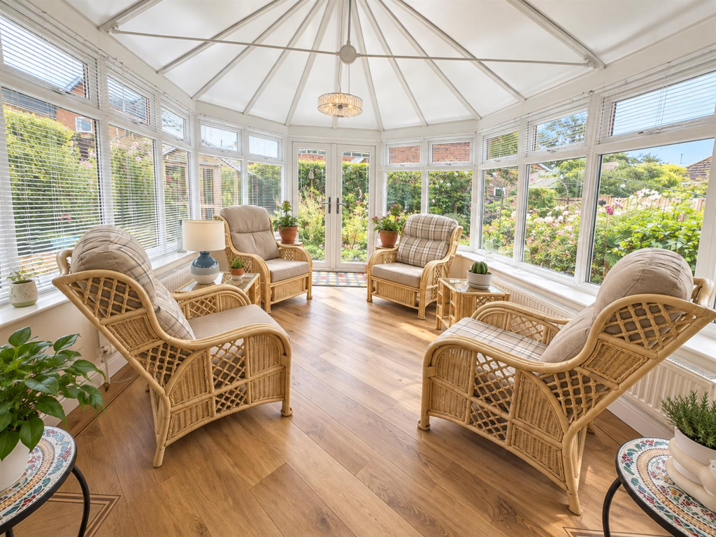 House in Worcester - View 4
