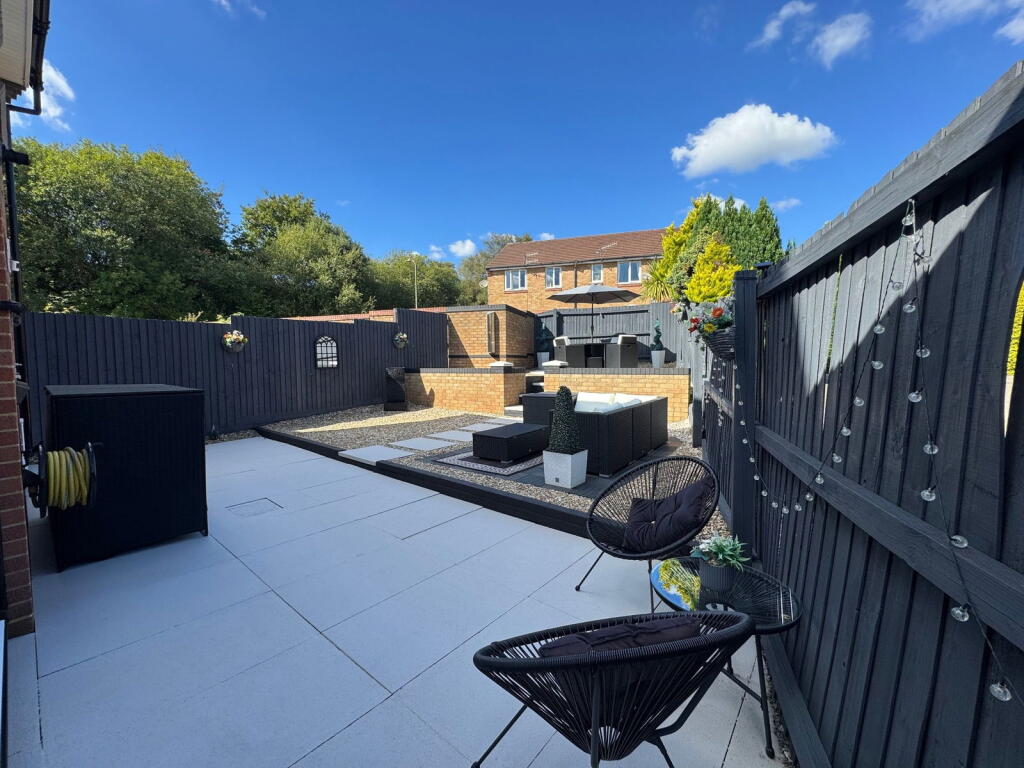 House in Caerphilly, Penyrheol Trecenydd & Energlyn - View 2