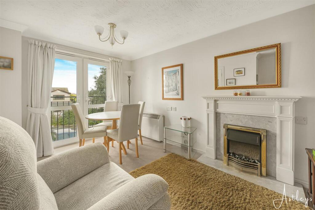 Apartment in Swansea - View 2