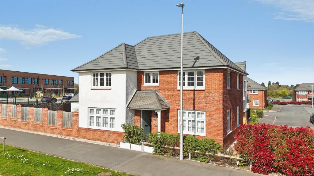 Main image of property: Lavender Close, Warwick