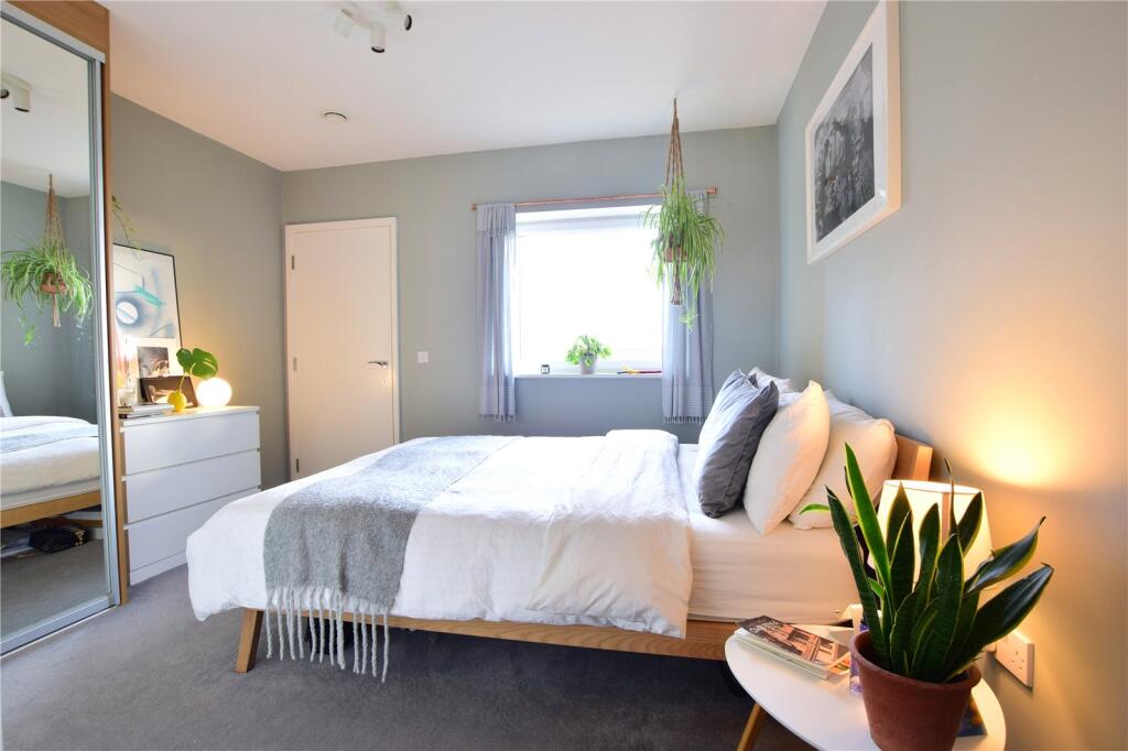 Wintergreen Boulevard, West Drayton photo 4