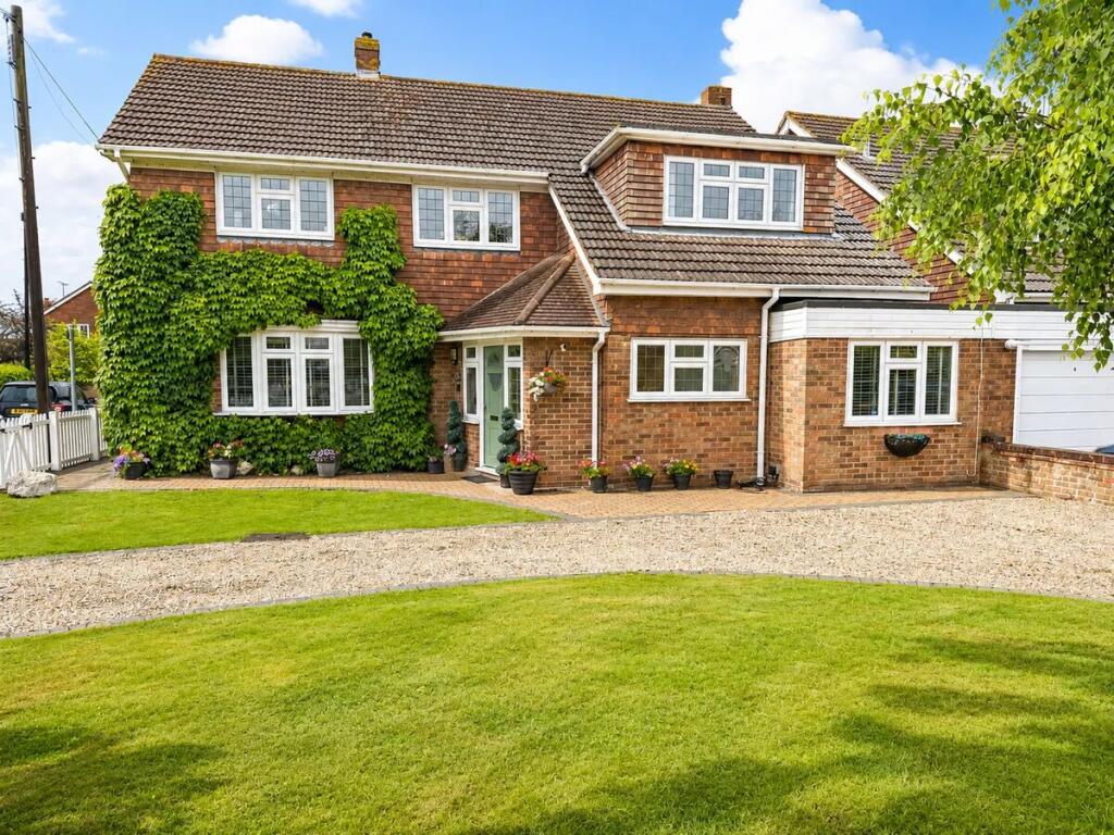 Main image of property: Hullbridge Road, South woodham ferrers, South Woodham Ferrers,