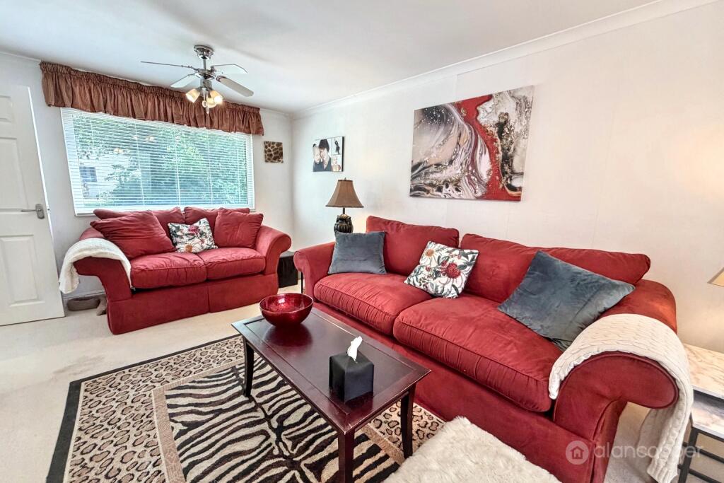 House in Nuneaton and Bedworth, Warwickshire - View 5