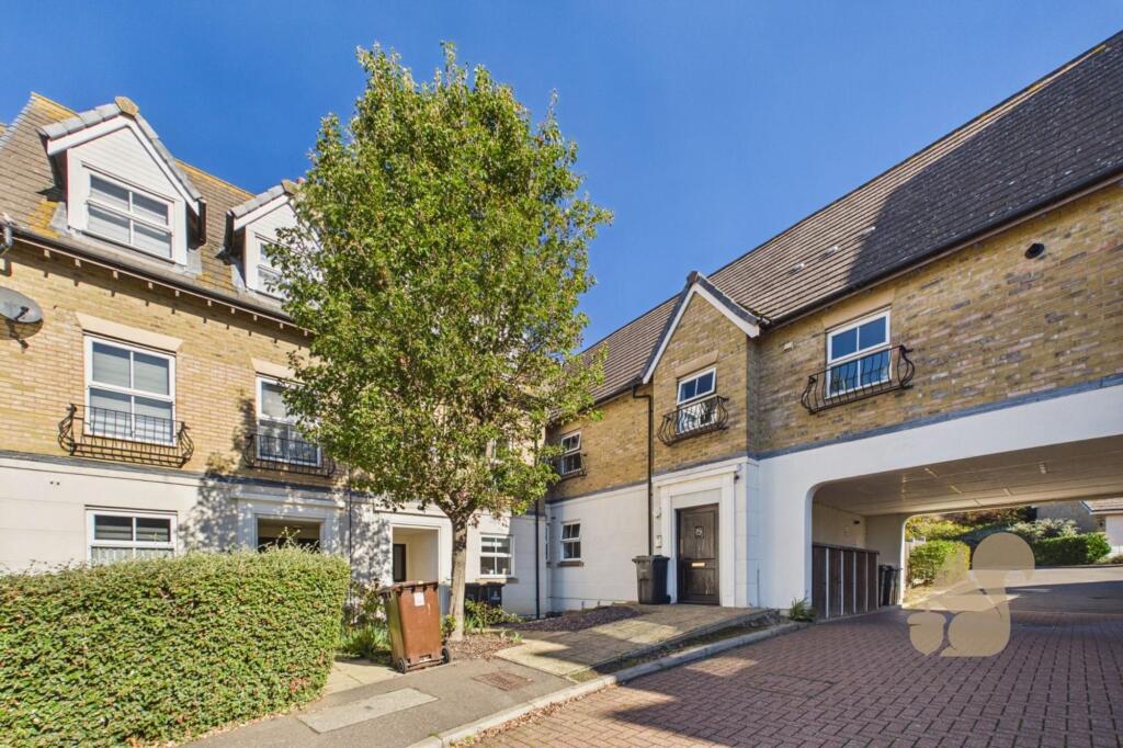 1 Bedroom Flat in CO3 8WZ
