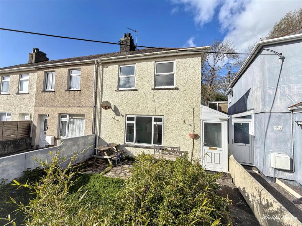 3-bed terraced on Stokes Road, Truro, £200,000