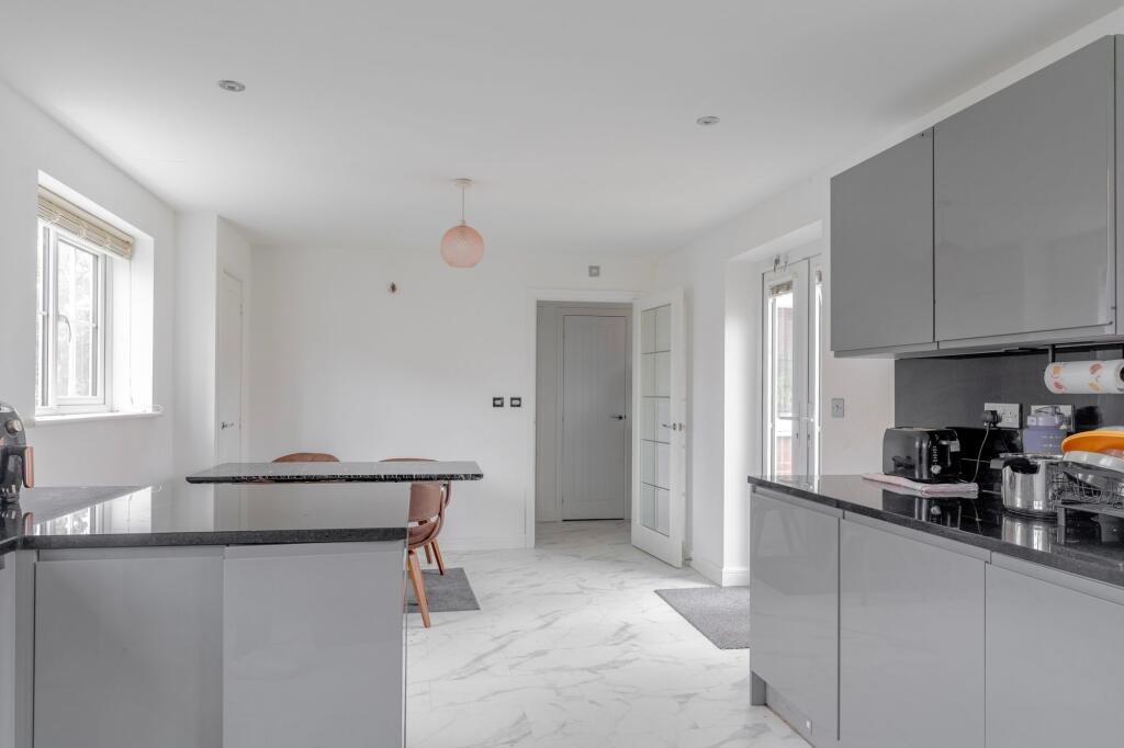 House in South Norfolk, Hampden View, Costessey - View 5