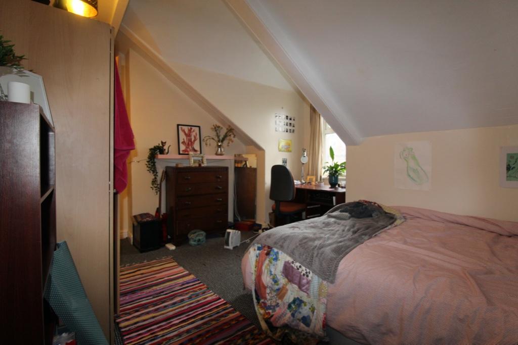 6 bedroom terraced house for rent