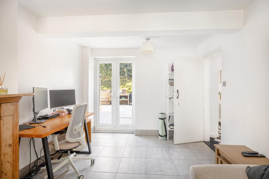 House in Uttlesford, Little Hallingbury - More