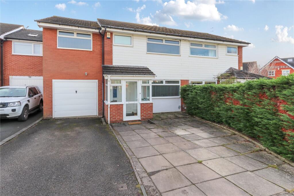 Main image of property: Barrow Meadow, Cheadle Hulme, Stockport, Greater Manchester, SK8