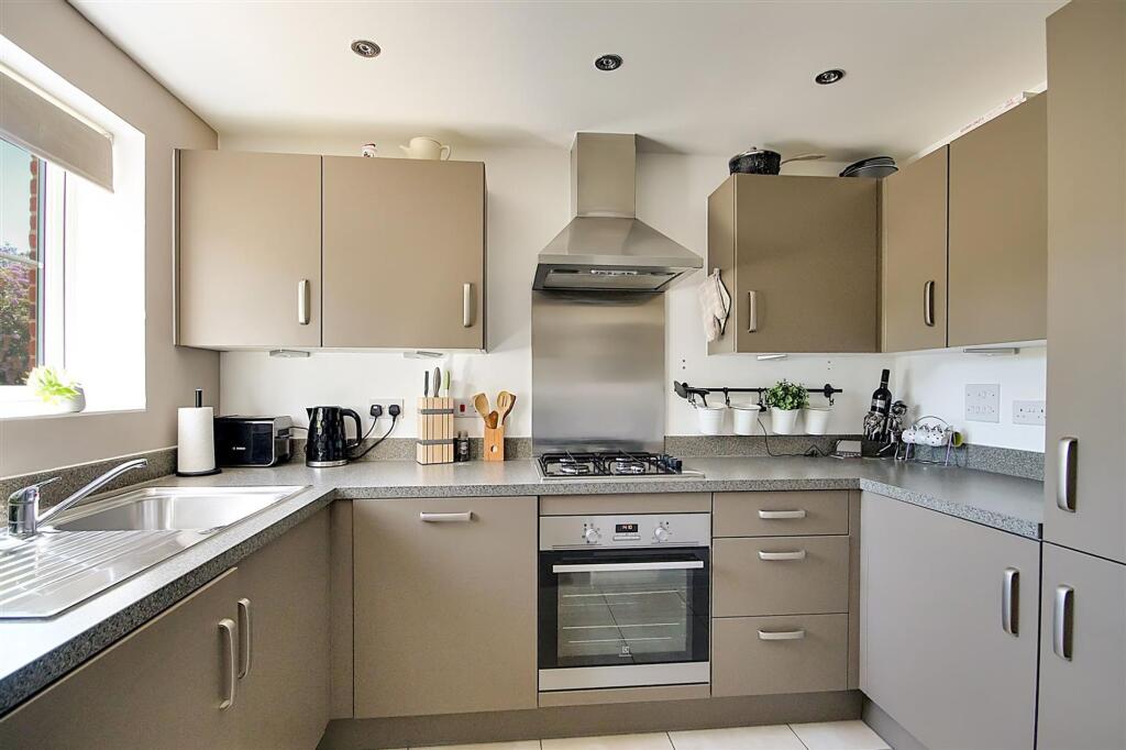 Cambrian Way, Worthing, BN13 photo 2