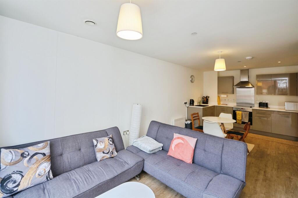 Apartment in Birmingham, West Midlands - View 5