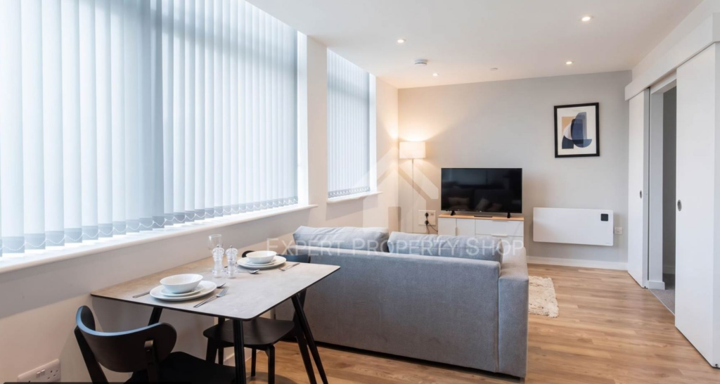 Main image of property: 48 Seymour Grove, Manchester, Manchester, M16 0YH