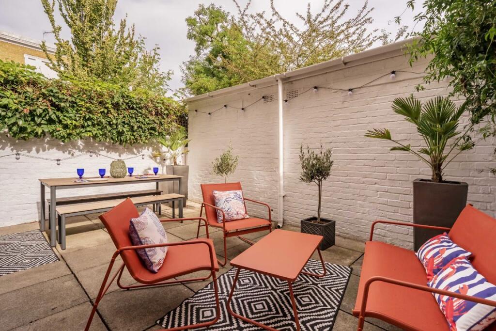 Apartment in London - More