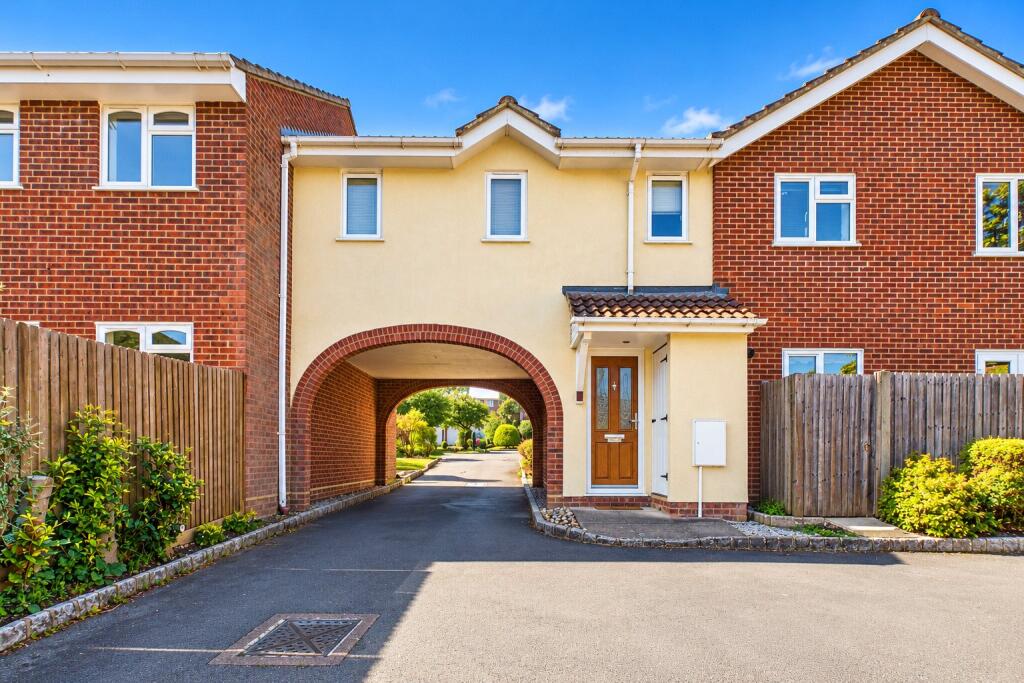 Main image of property: Barnett Lane, Lightwater, Surrey, GU18