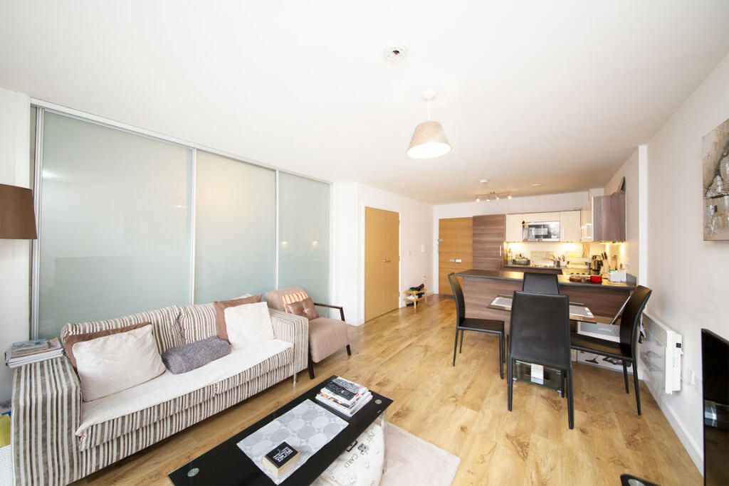 Apartment in Southall - View 5