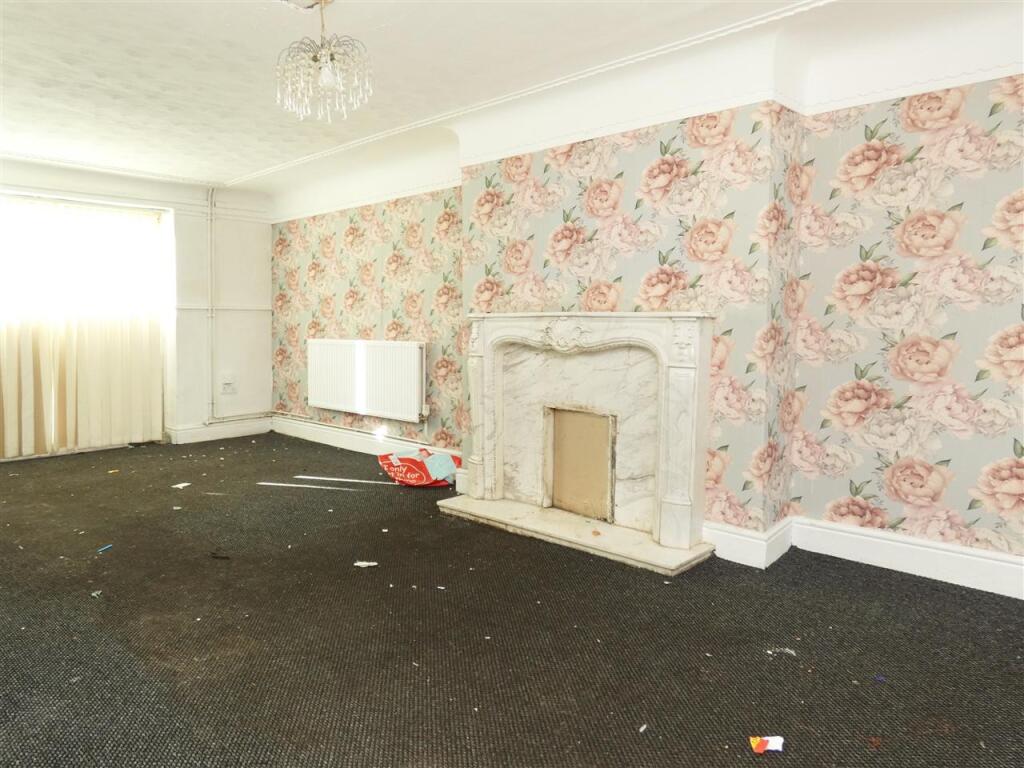 House in Knowsley, Liverpool City Region - View 4