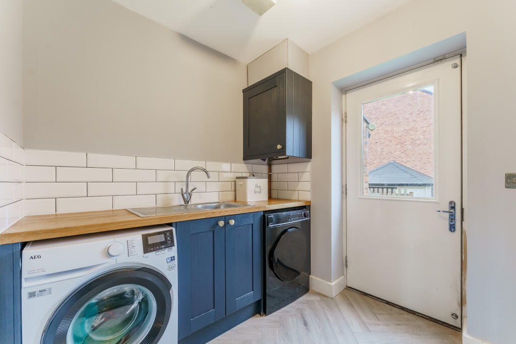 House in Wakefield - View 5