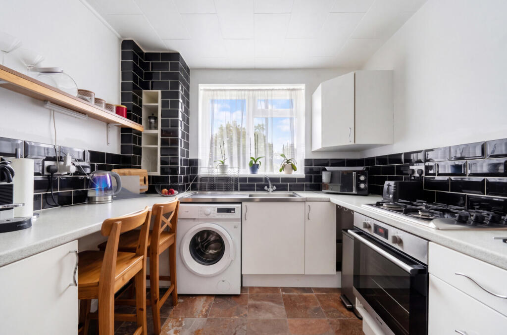 Apartment in Southampton, Upper Shirley - View 4