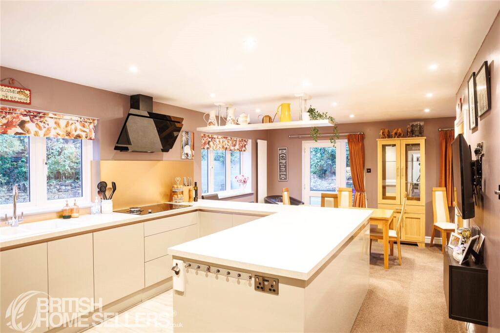 House in Lincoln - View 2