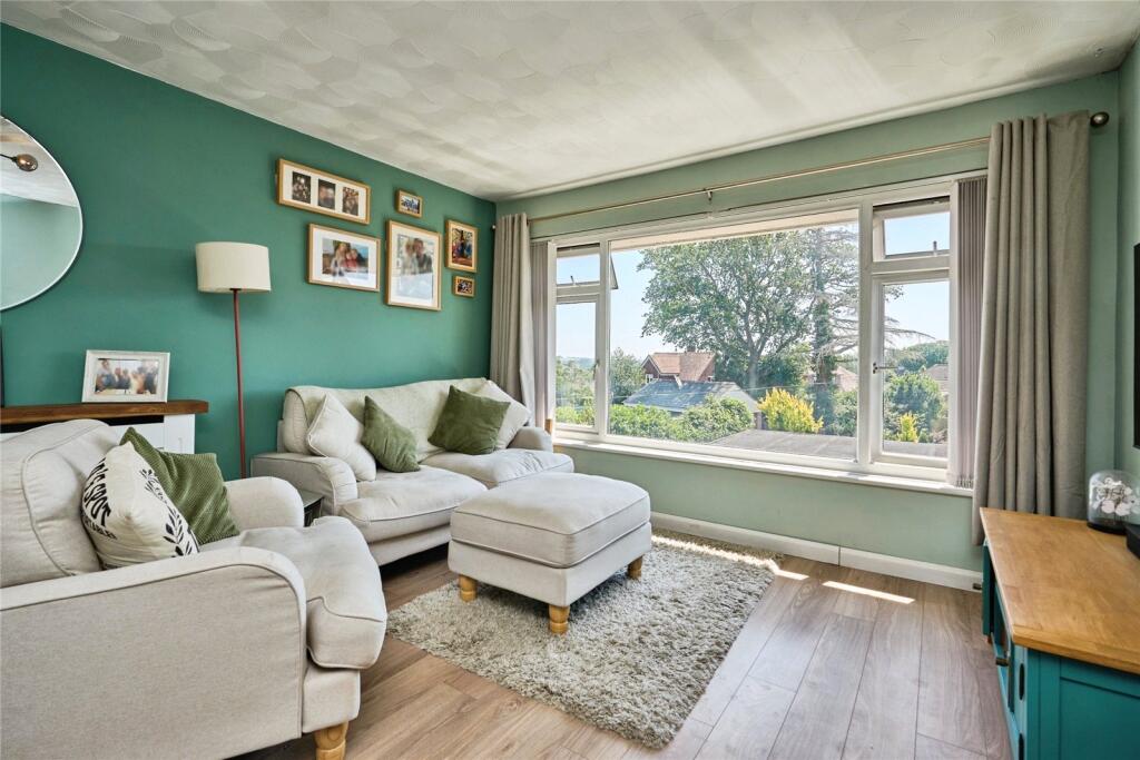Apartment in Wootton, Isle of Wight - View 3