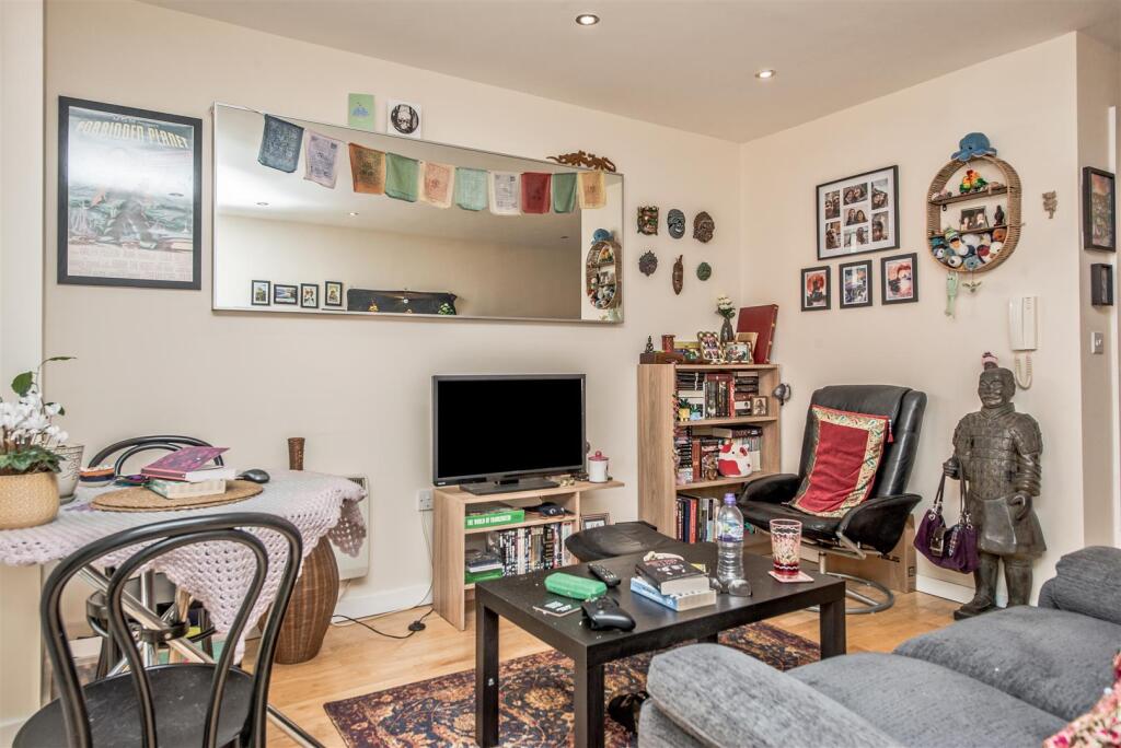 Apartment in Leeds - View 5