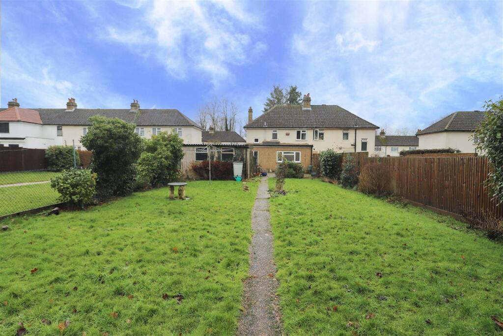 Manor Waye, Uxbridge, UB8 photo 2