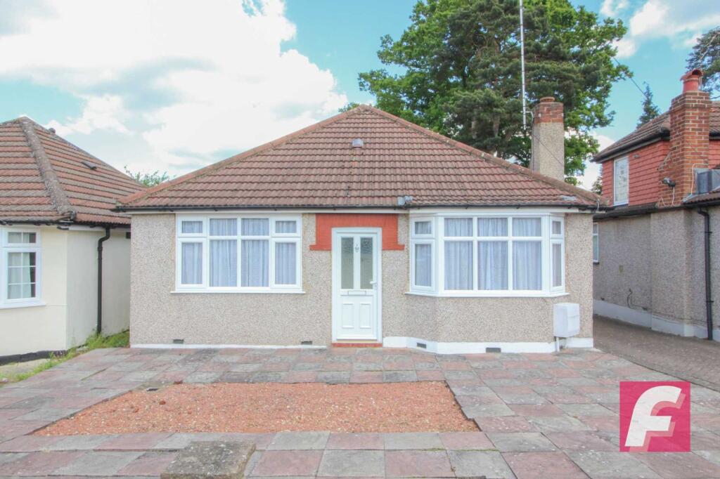 2-bed detached on Compton Place, Carpenders Park, WD19, £525,000