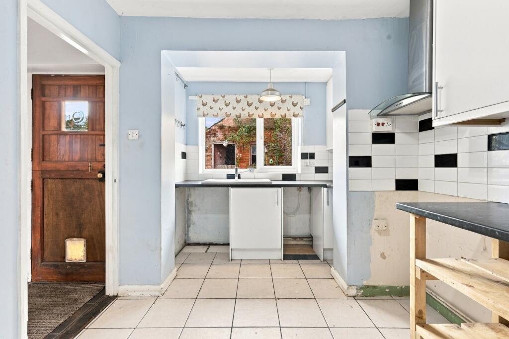 House in Babergh, Holbrook - More