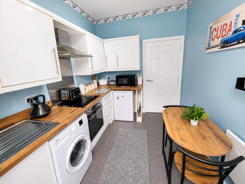 Apartment in Scarborough, St Nicholas Cliff, The Old Town - View 4