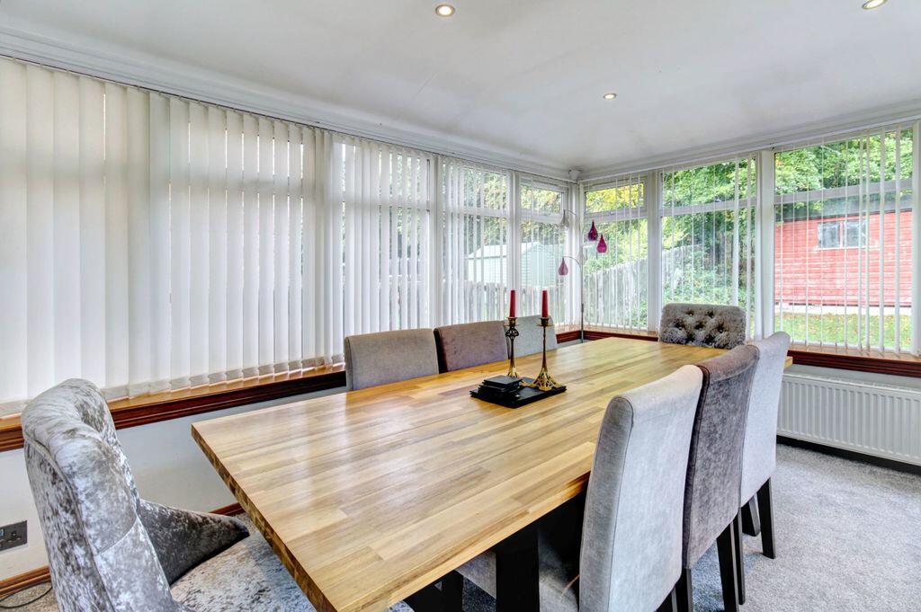 House in Dumbarton, Westcliff - More