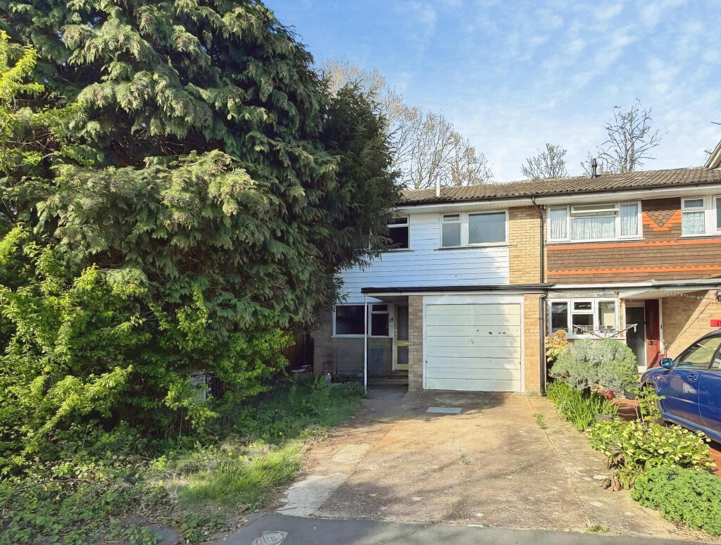 3-bed terraced on Coney Croft, Horsham, West Sussex, £380,000