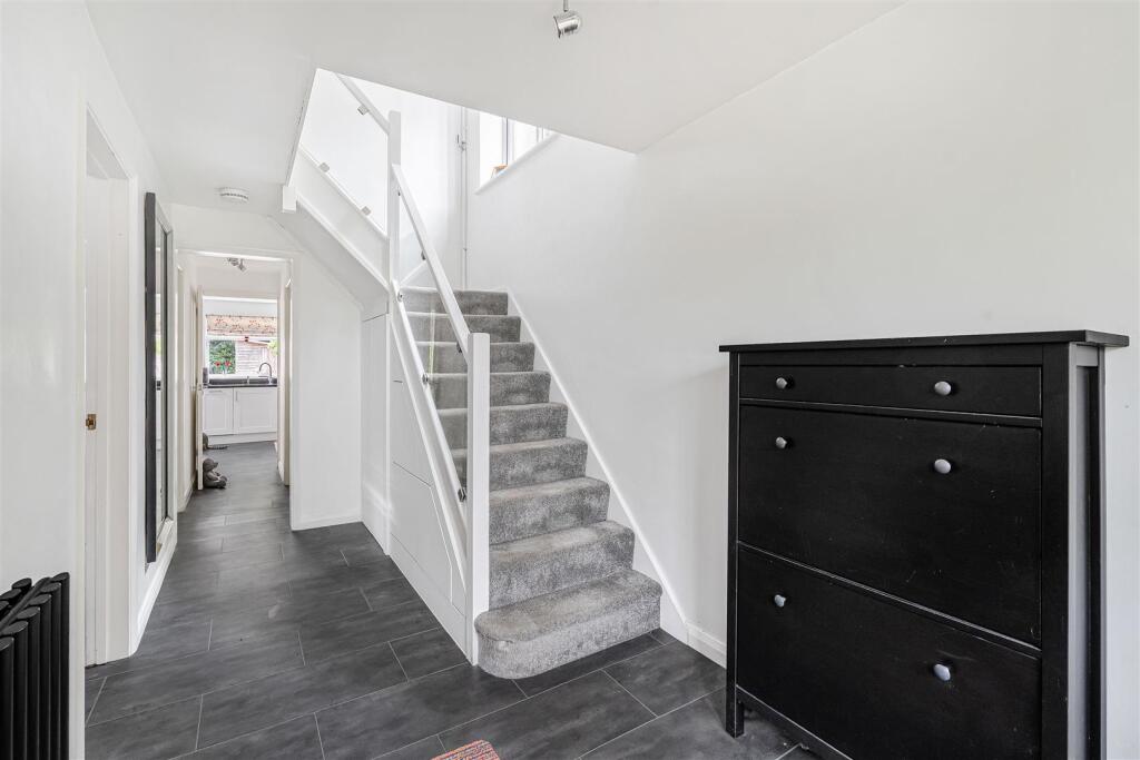 House in Hertford, Bengeo - View 2