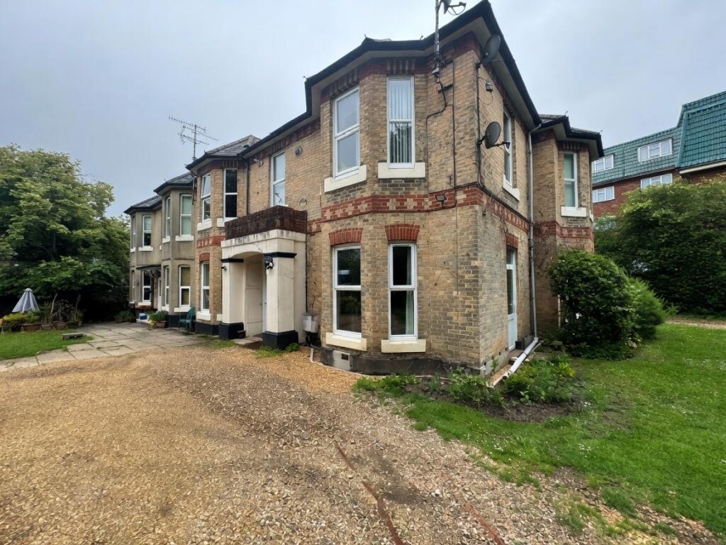 Main image of property: Suffolk Road South, Bournemouth, Bournemouth Christchurch Poole