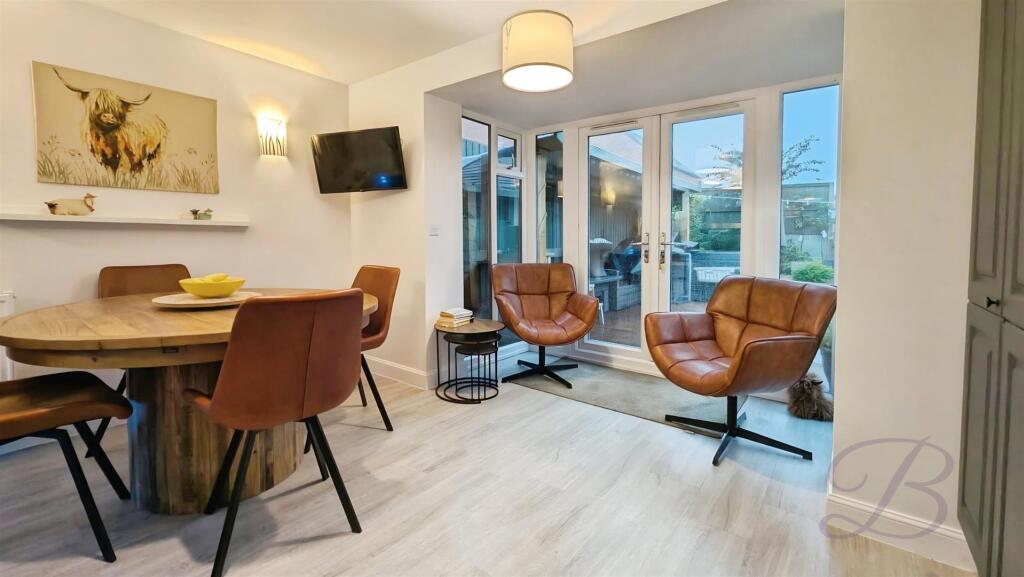 House in Newark and Sherwood, Edwinstowe - More