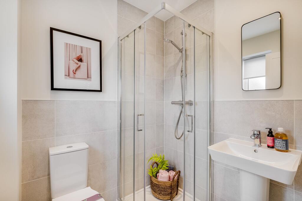 House in Luton - View 5