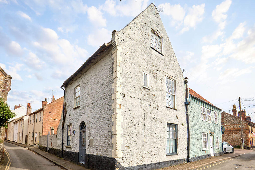 Main image of property: Cromwell Cottage, Fakenham - CHAIN FREE