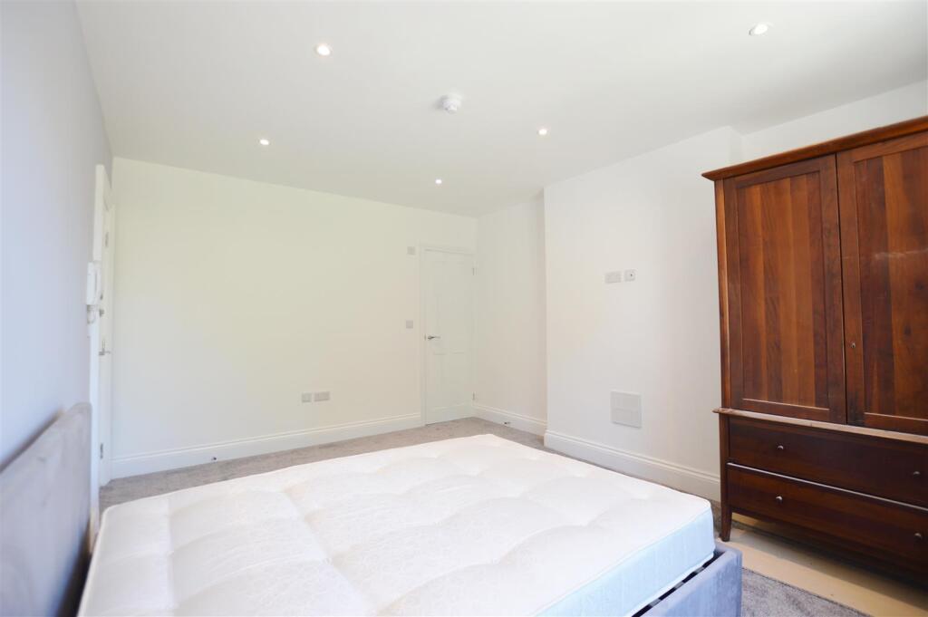 Linden, Craven Road - View 2