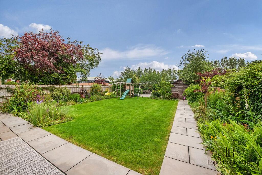 House in Hatfield, Old Hatfield - View 3
